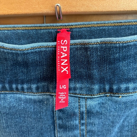 Spanx Skinny Distressed Jeans, Size L - Picture 6 of 10